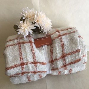 Place & Time Woven Throw with Fringes - Plaid on Cream NWT